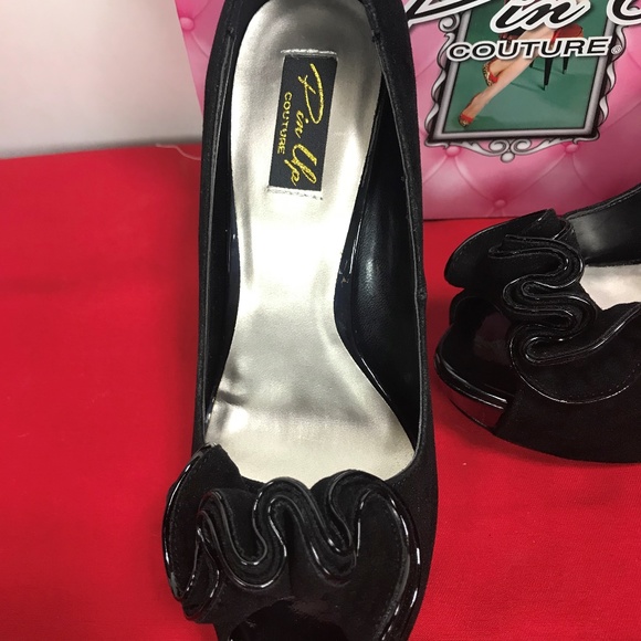 PinUp Couture Faux Suede Heels NIB - Picture 2 of 3